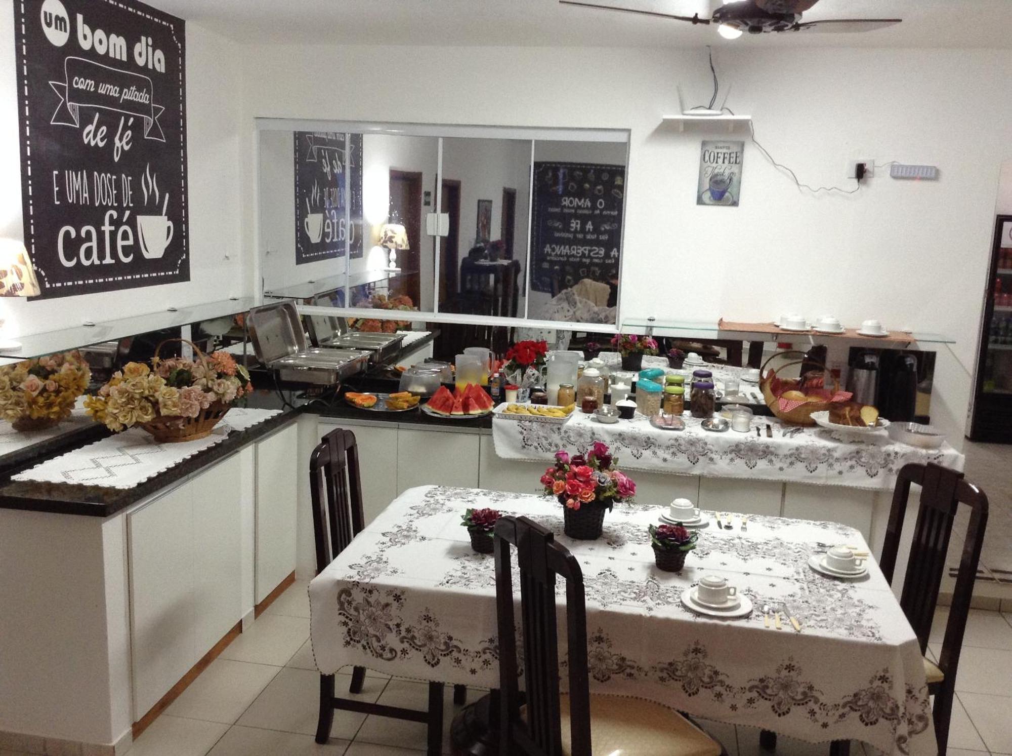 Espaco Alvorada ,Agendamento Das Atividades, Cafe Da Manha ,Banheira E Piscina No Centro 브로타스 외부 사진