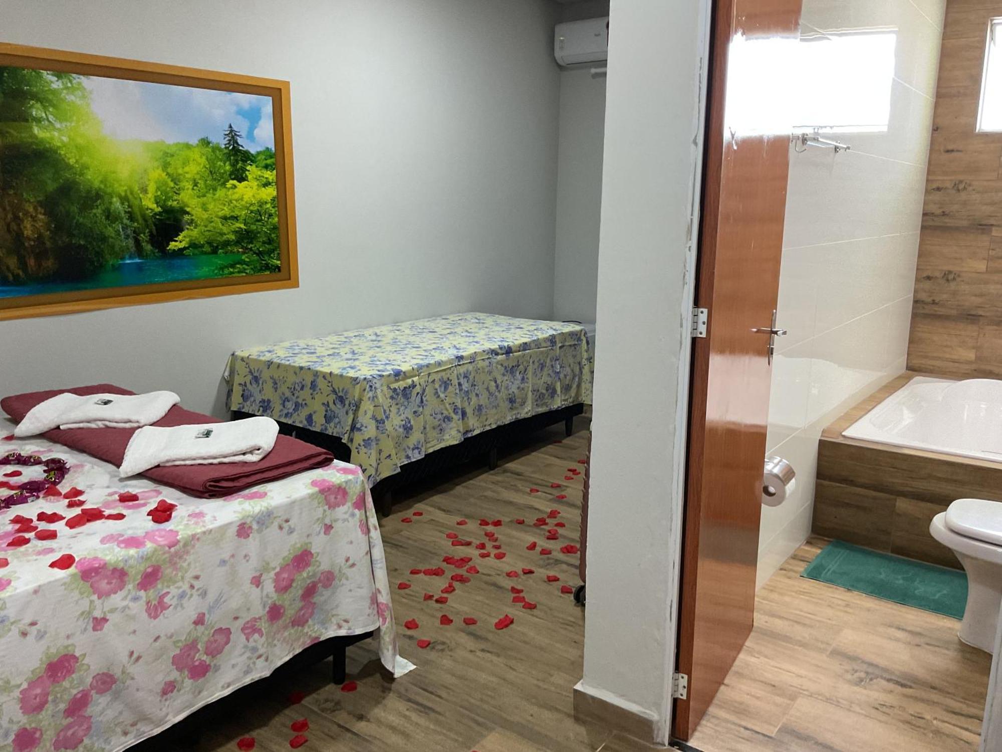 Espaco Alvorada ,Agendamento Das Atividades, Cafe Da Manha ,Banheira E Piscina No Centro 브로타스 외부 사진